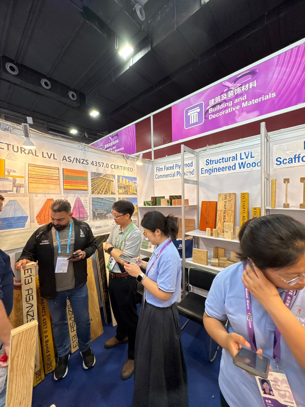 Arvis at 139th Canton Fair with Clients